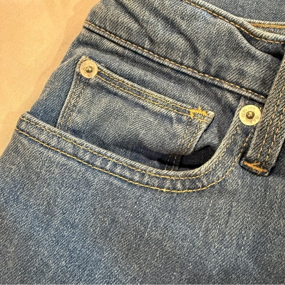 GAP Women’s Blue Regular Light Denim Jeans - Picture 13 of 15